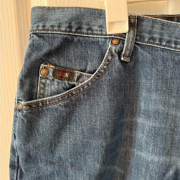 Wrangler 20X Denim Blue Jeans Size 38x32 Men’s - Picture 3 of 8